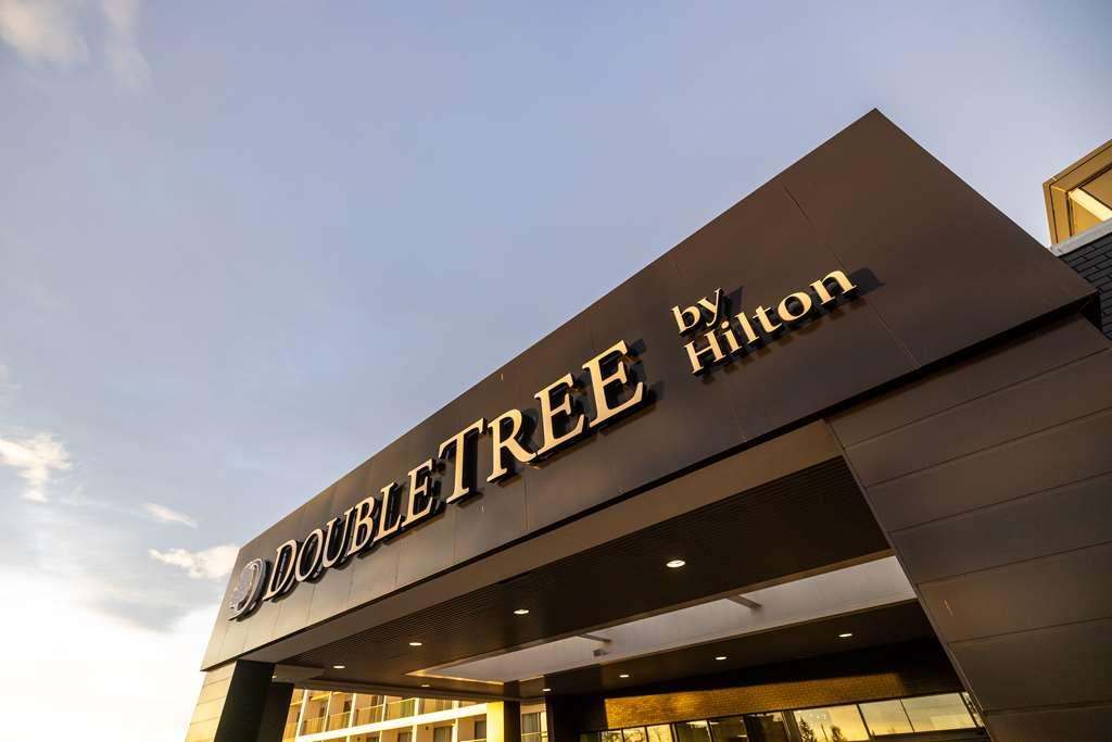 Doubletree By Hilton Calgary North 호텔 외부 사진