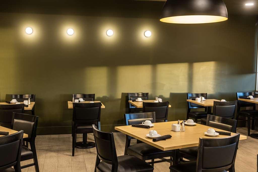Doubletree By Hilton Calgary North 호텔 레스토랑 사진