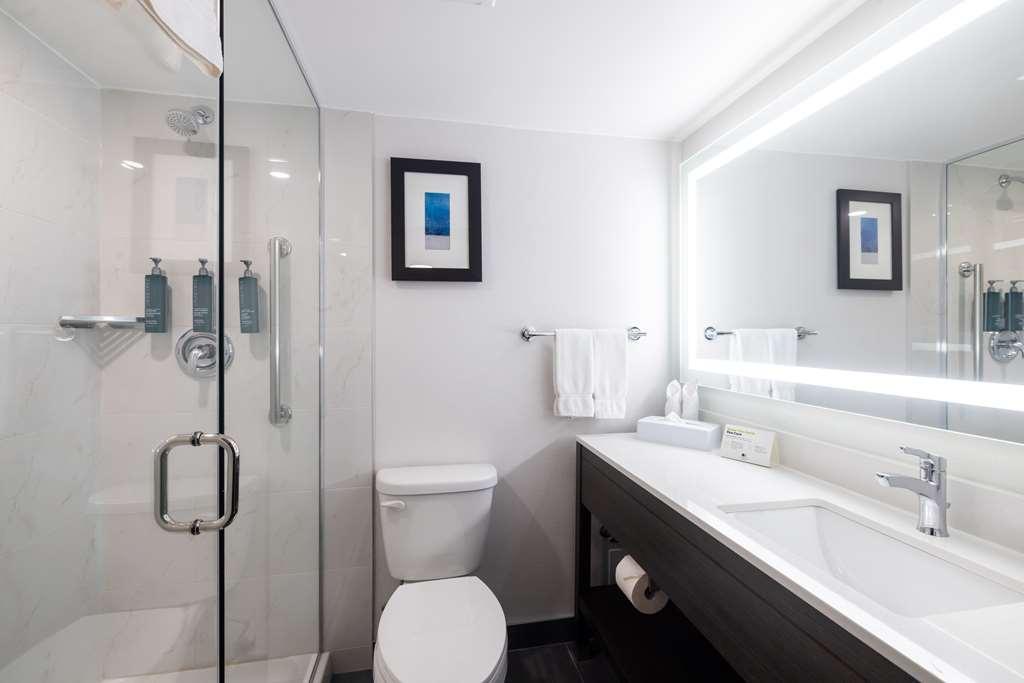 Doubletree By Hilton Calgary North 호텔 외부 사진