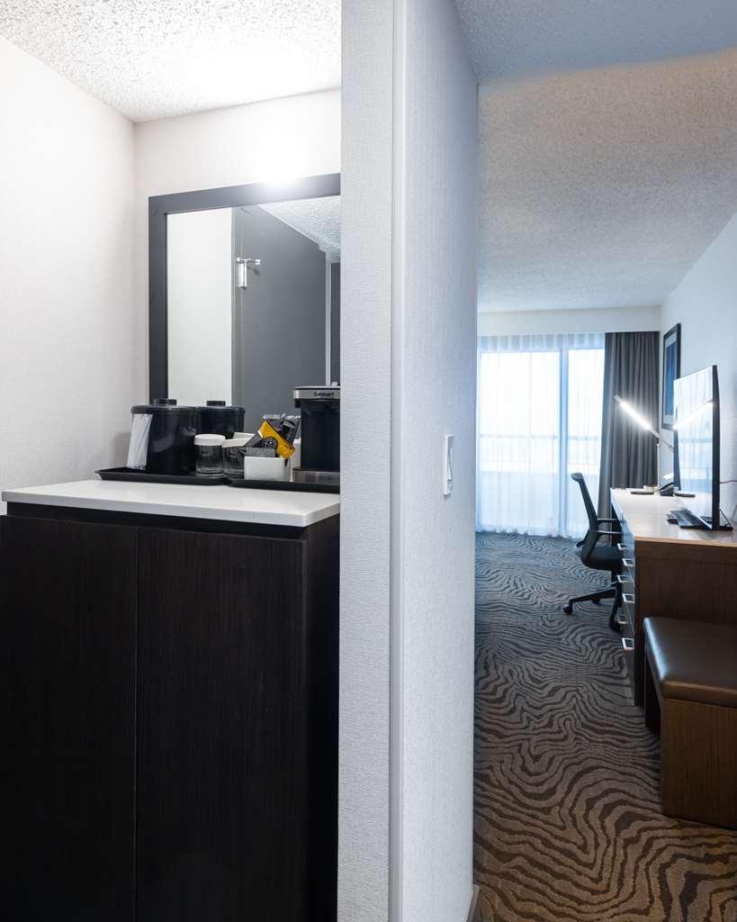 Doubletree By Hilton Calgary North 호텔 객실 사진
