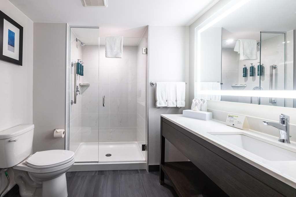 Doubletree By Hilton Calgary North 호텔 외부 사진
