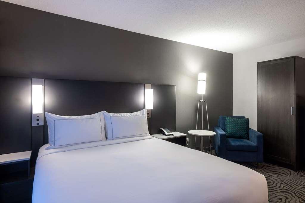 Doubletree By Hilton Calgary North 호텔 객실 사진